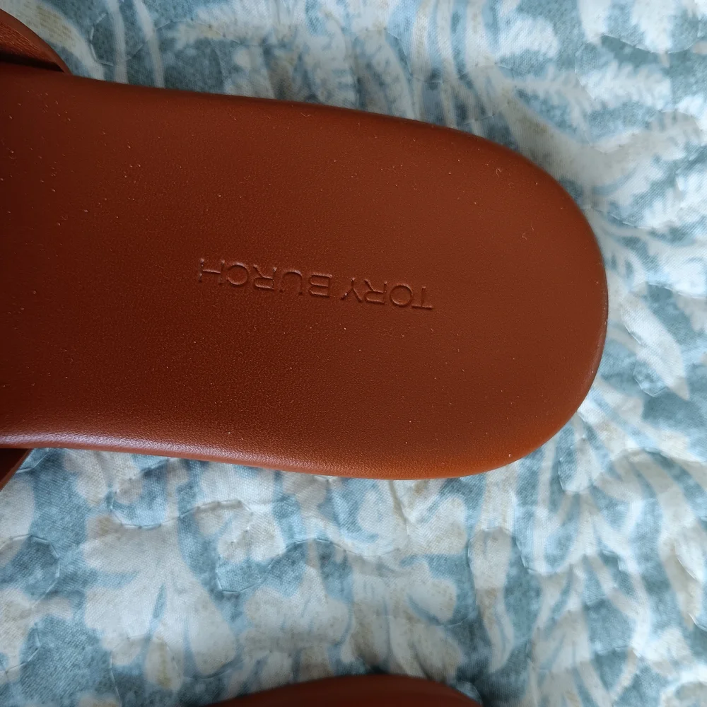 Tory Burch Cognac Tan Logo Thong Sandals - Picture 2 of 3